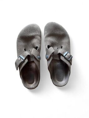 Birkenstock Boston Clogs in Color Stone Coin